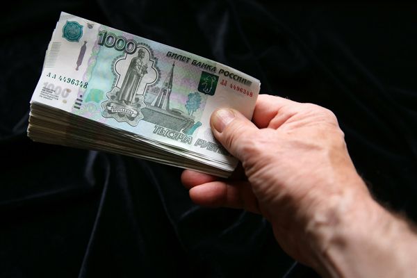 Стало известно, кому распределят выплату в 5000 рублей в 2019 году