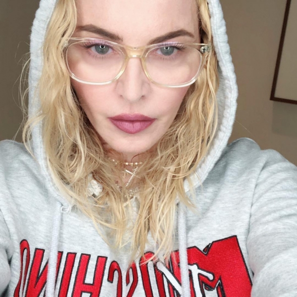 Мадонна поразила своих поклонников новым фото, демонстрируя естественную красоту