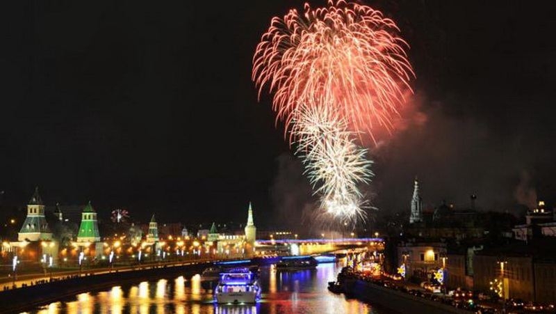 Салют на Новый год 2019 в Москве: во сколько, продолжительность и особенности