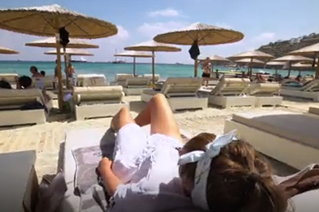 Линдси Лохан зажигает в трейлере своего нового реалити-шоу на греческом острове: видео