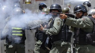 Армия Венесуэлы встала на сторону Мадуро
