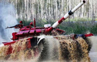 Женские экипажи примут участие в танковом биатлоне ВС России