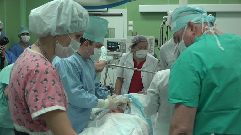 В Петербурге успешно прооперировали беременную женщину с опухолью
