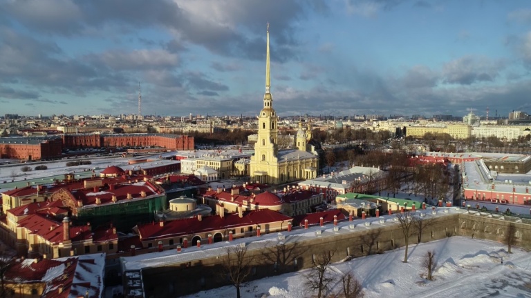 Петербург стал самым популярным направлением для путешествий женщин с детьми