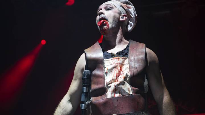 "Ни одному немцу в страшном сне не придёт": в Сети поспорили с русофобским переводом новой песни Rammstein