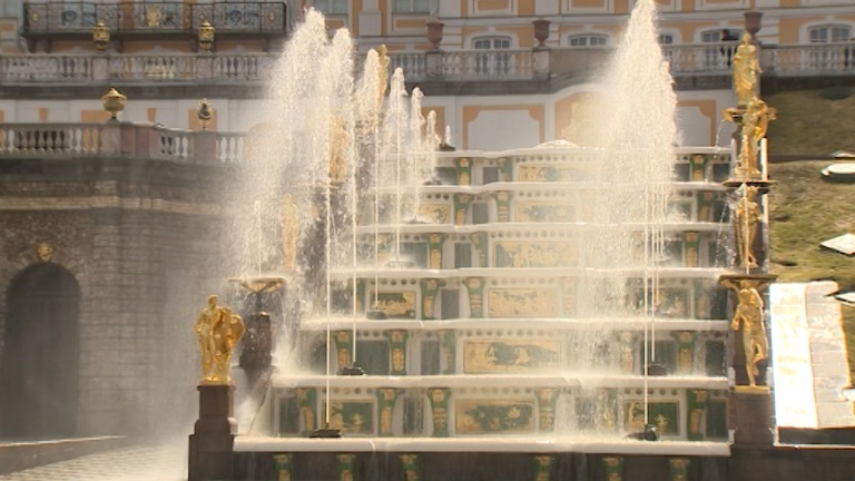 Петергоф открывает сезон фонтанов и расширяет льготы при посещении