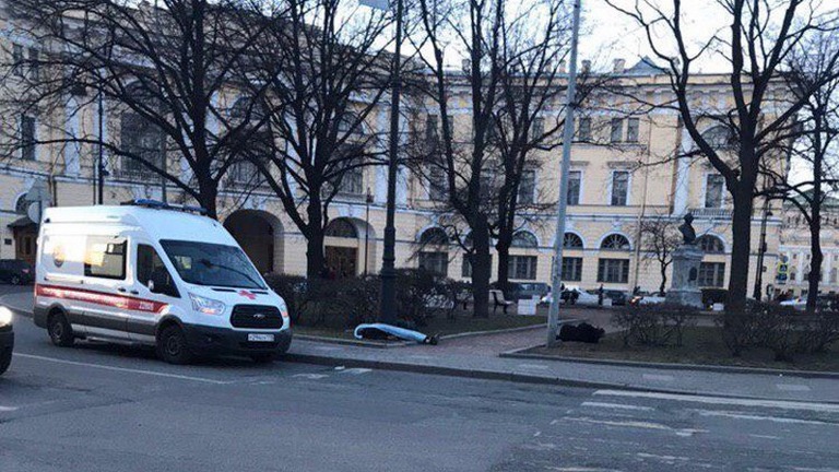 В Ломоносовском сквере обнаружены двое погибших