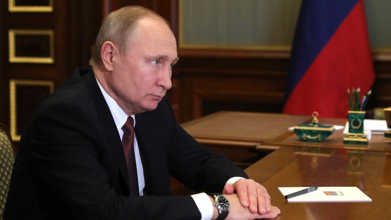 Путин провел в Петербурге оперативное совещание с членами Совета безопасности
