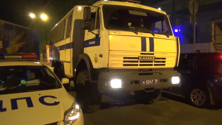 Полицейские Петербурга проверили бары Думской