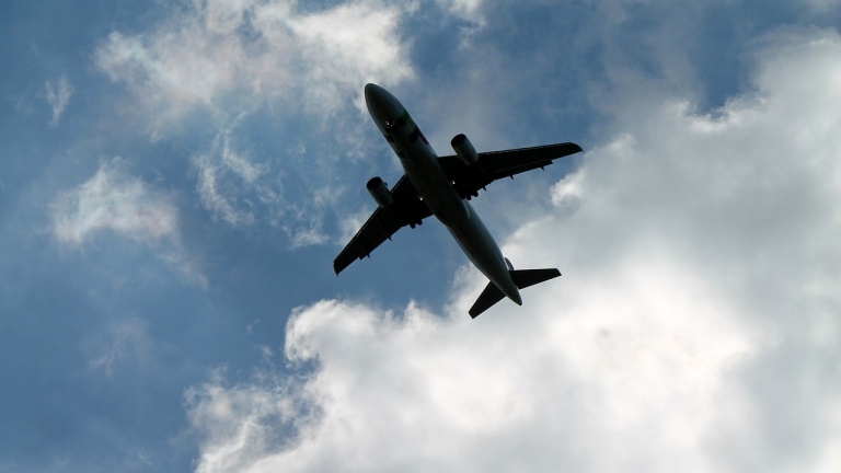 Самолет из Нур-Султана совершил аварийную посадку в «Шереметьево»