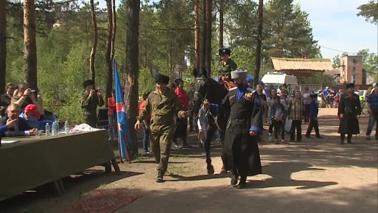 Петербургские казаки провели традиционный обряд посвящения мальчиков в воины