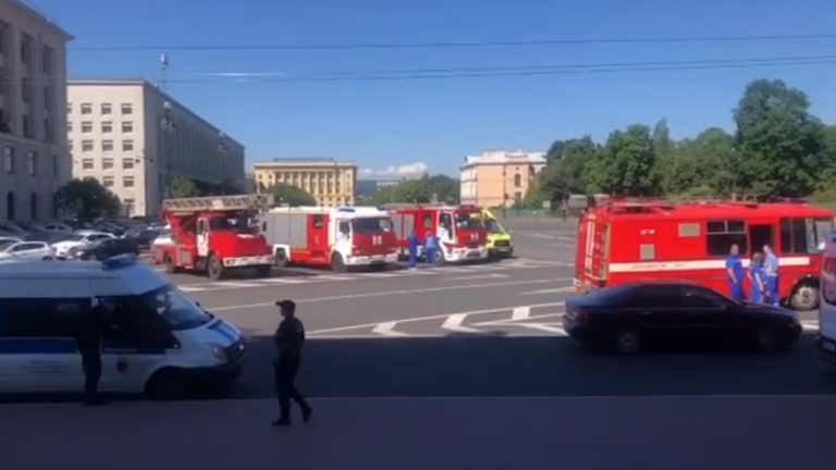 Здание правительства Ленобласти эвакуировали из-за короткого замыкания