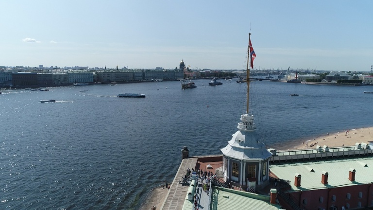 Жаркую погоду прогнозируют синоптики в Петербурге в среду