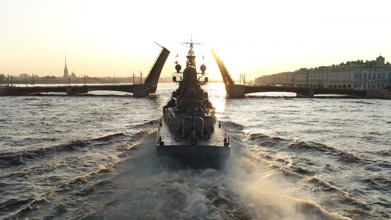 На Неве прошла первая репетиция Главного военно-морского парада