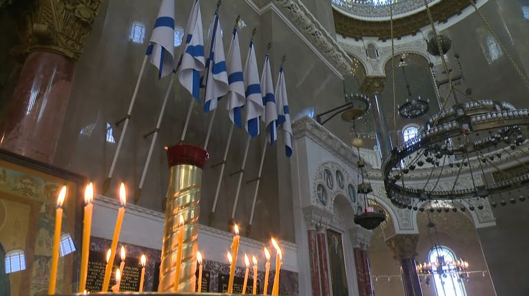 В память о погибших подводниках зажгли свечи в Морском соборе Кронштадта