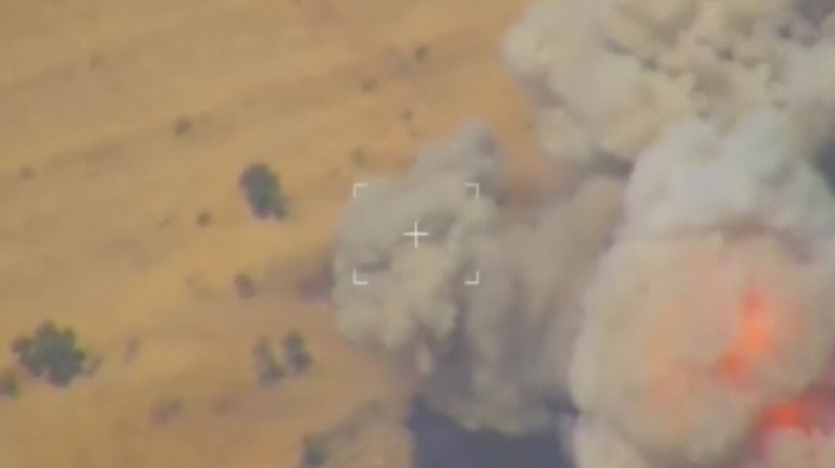 В сети появилось видео авиаударов по террористам в Сирии