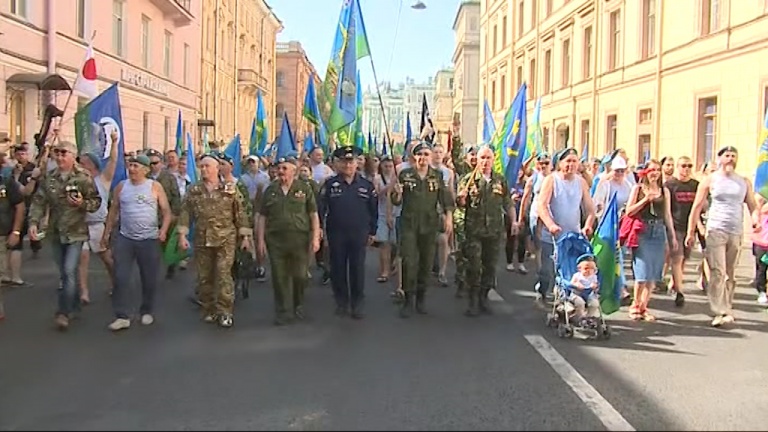 Петербург отмечает День ВДВ