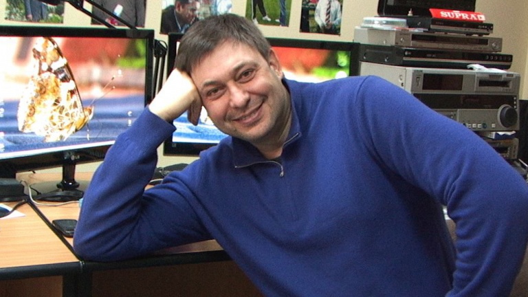 Суд в Киеве освободил из-под стражи журналиста Кирилла Вышинского