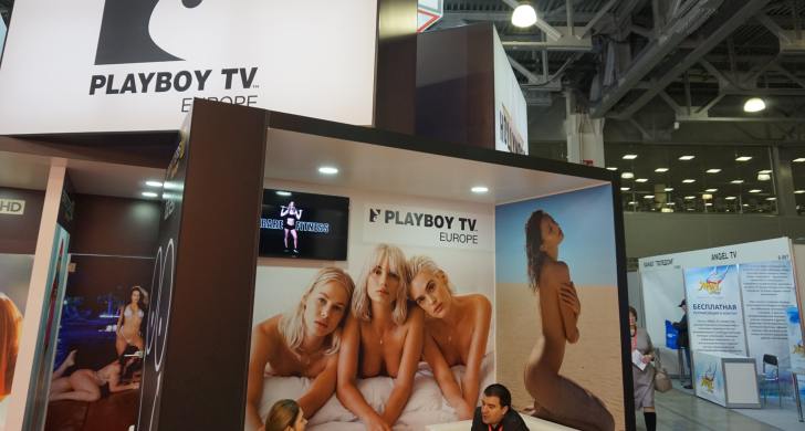 Роскомнадзор вынес предупреждение Playboy TV за нецензурную брань в эфире