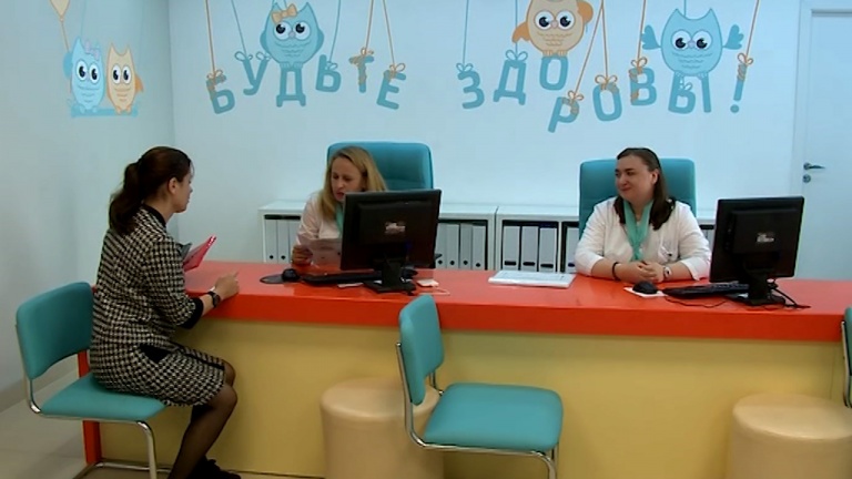 Врио губернатора Александр Беглов призвал сделать детские поликлиники яркими