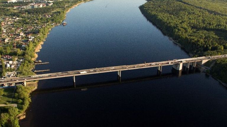 Ладожский мост на трассе «Кола» разведут на 45 минут