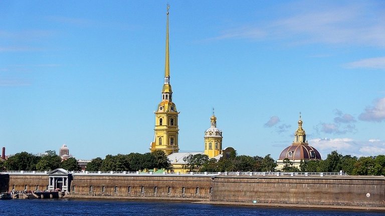 До плюс 24 градусов ожидается в Петербурге в понедельник