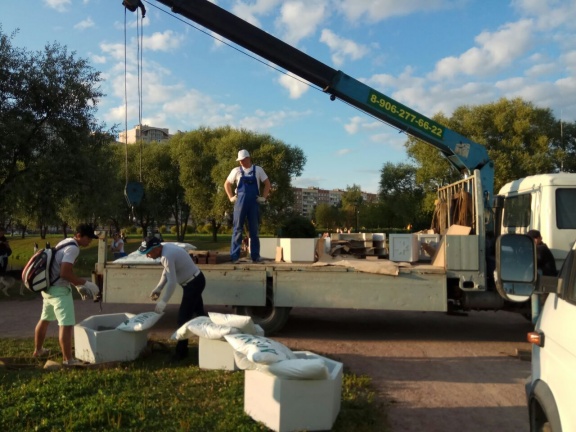 В парке Малиновка установили биотуалеты и урны