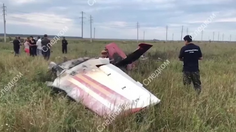 СК показал видео с места жесткой посадки Як-55 в Самарской области, при которой погиб пилот
