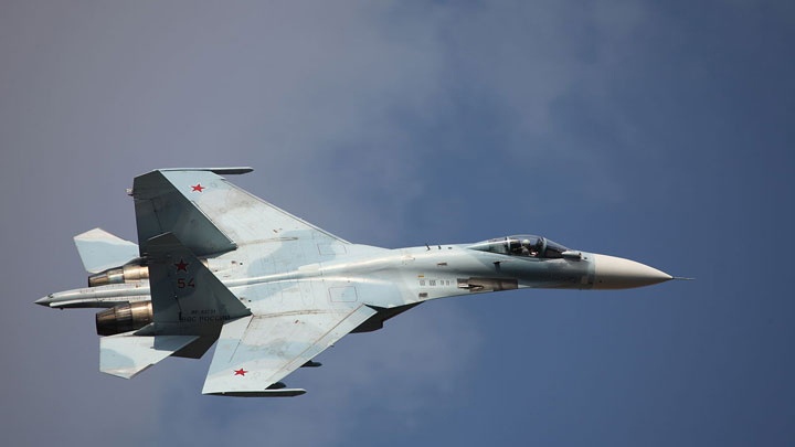Российские истребители отогнали самолет НАТО от борта Сергея Шойгу