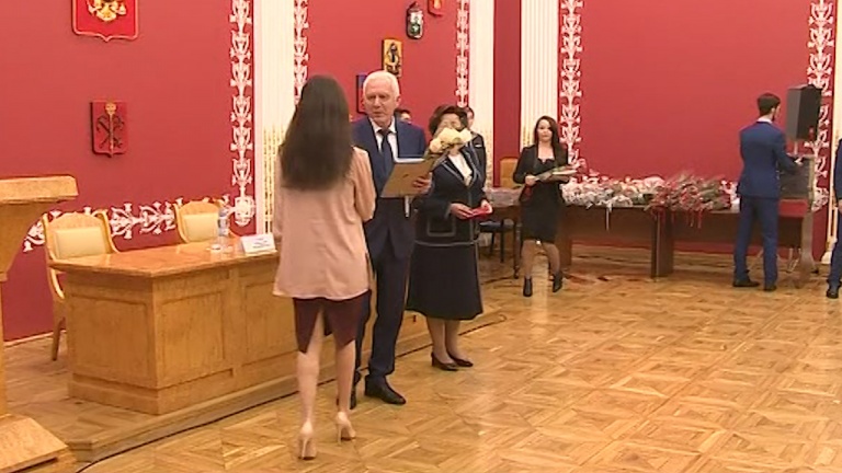 В Петербурге наградили лауреатов конкурса сочинений «Я — гражданин России»