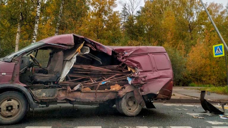 Очевидцы: Массовая авария произошла на Волхонском шоссе, есть пострадавшие