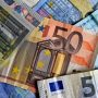 Курс евро опустился ниже 72 рублей впервые с мая прошлого года