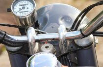В Тихвинском районе 16-летний мотоциклист без прав сбил 14-летнюю девочку