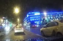 В Петербурге водитель попал в ДТП, проехав на красный