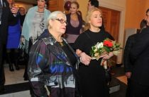 Дочь Федосеевой-Шукшиной прокляла Алибасова. Дети занемогшей актрисы уже делят наследство — СМИ