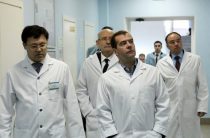Медведев выделил регионам 70 млрд руб. на создание больниц