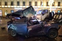 Дело по факту аварии на Невском, в которой погиб 18-летний водитель ВАЗ, передано в суд