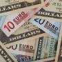 Аналитики дали рекомендации, стоит ли покупать валюту к летним отпускам