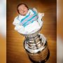 Тарасенко положил в завоеванный Кубок Стэнли новорожденного сына