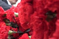 В Петербурге освятили мемориальную доску погибшим в Баренцевом море подводникам