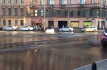 В центре Петербурга прорвало трубу