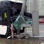 Автобус с китайскими туристами врезался в столб в Москве